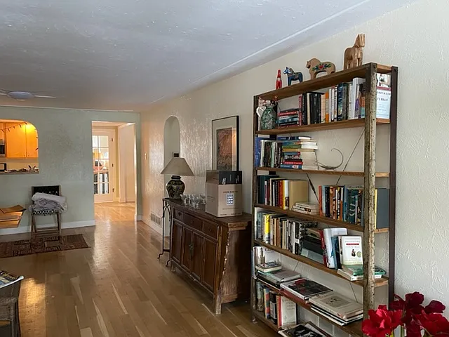 11961 N 75th St — Photo 15