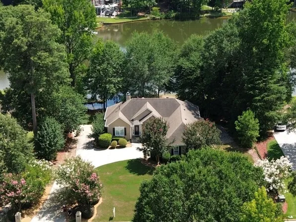 220 Youngs Cir, Fayetteville, GA 30215