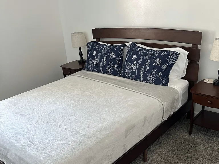 E Celeste Dr — Photo 23
