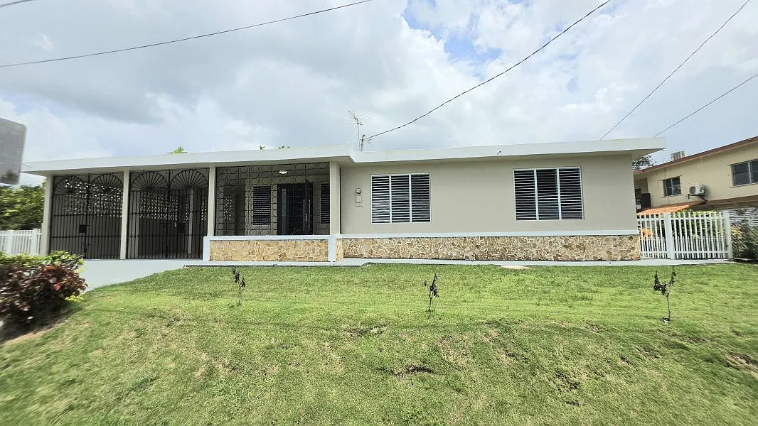 3 bed, 1.0 bath, 1500 sqft, $1,100 — Photo 1
