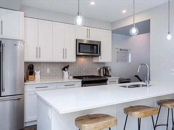 3rd image of 3630 Mission Springs Dr #107