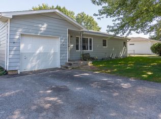 1232 N Fender Ave, Springfield, MO 65803