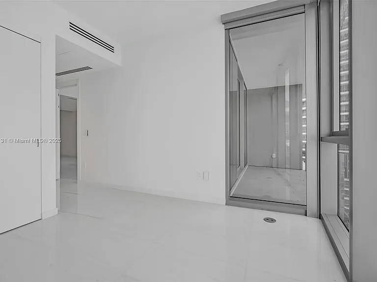 300 Biscayne Blvd #3809 — Photo 31