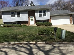 3904 Tallwood Ave, Rockford, IL 61114