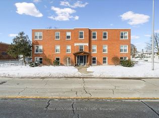 133 N Service Rd E #1, Oakville, ON L6H 1A3