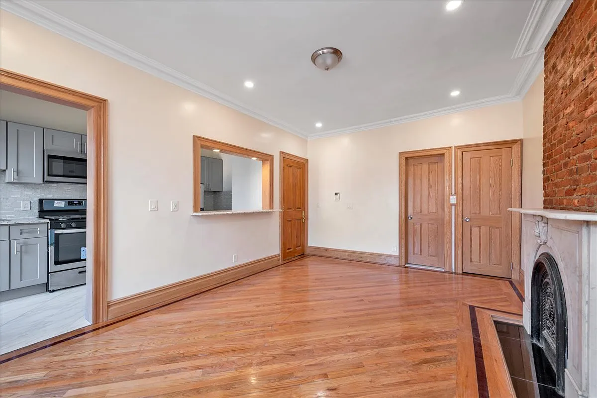 22 Herkimer Street — Photo 2