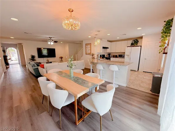 9205 Valley Betica Ave, Spring Valley, NV 89148