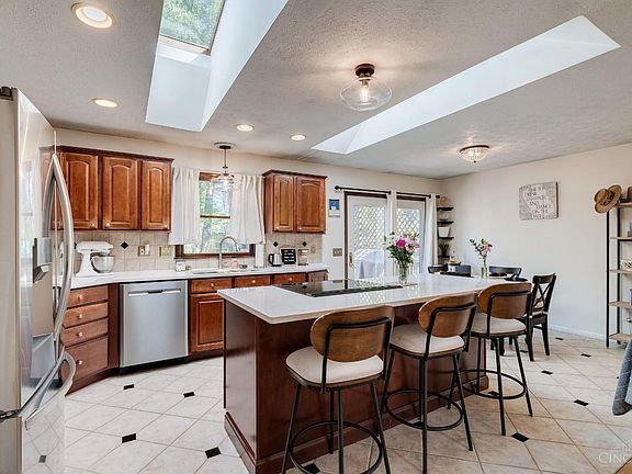 5th image of 7834 Stonehill Dr