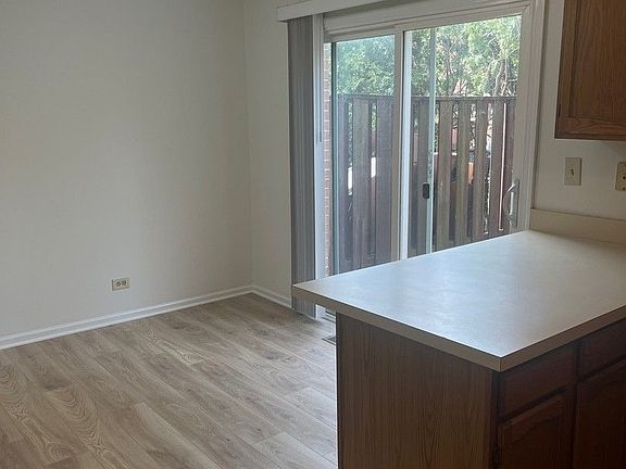 5th image of 2122 Rugen Rd APT C