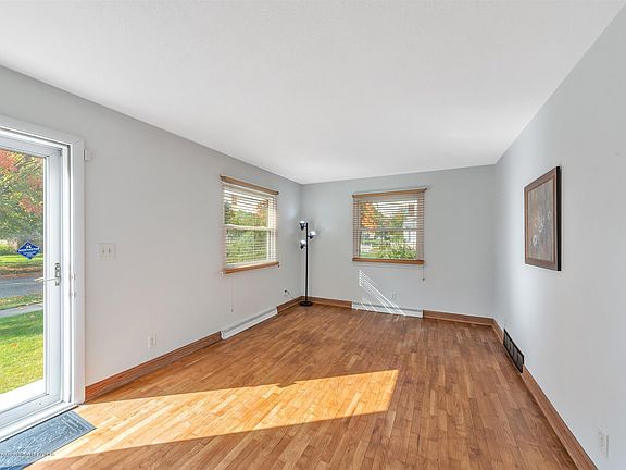 5th image of 3913 S Deerfield Ave