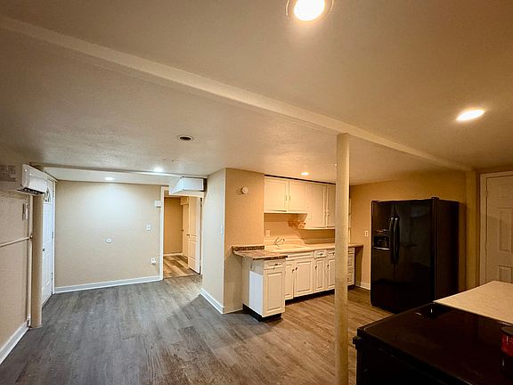 5th image of 2415 Duncan St APT B