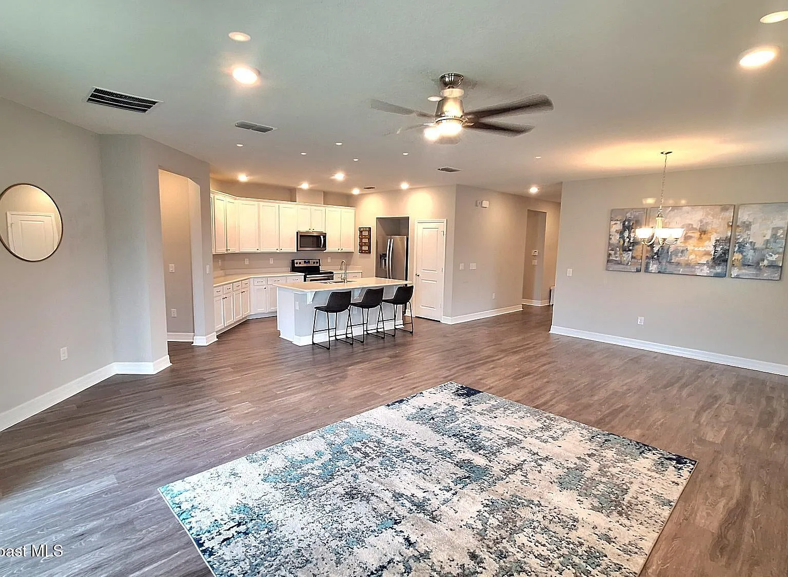 4 bed, 1983 sqft, $2,595 — Photo 4