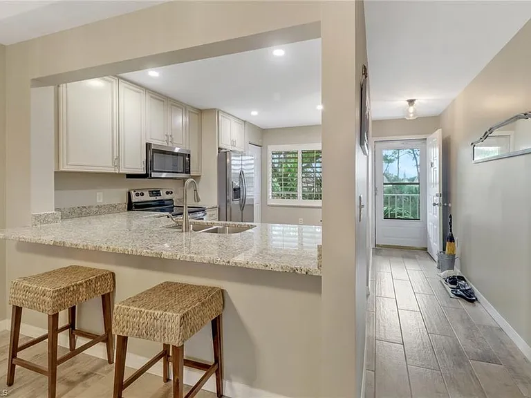 3002 Sandpiper Bay Cir #A305 — Photo 5