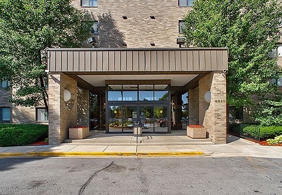 3rd image of 6340 Americana Dr APT 403