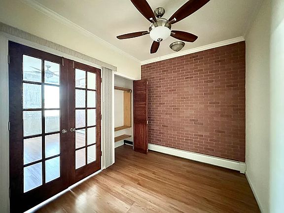 3rd image of 3019 30th Ave APT 3R