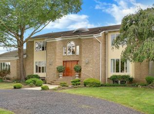 11 Nan Tone Ct, Colts Neck, NJ 07722