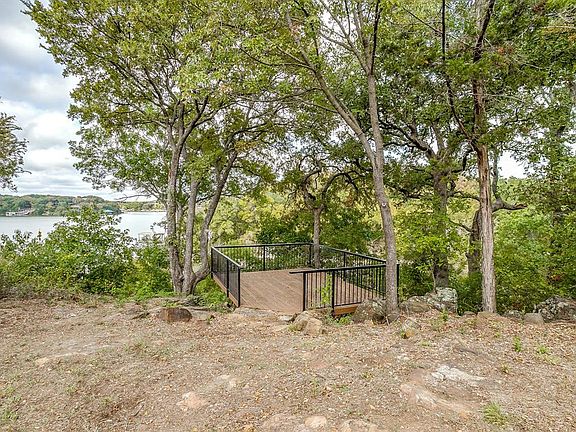 3rd image of 1974 N Lakeview Dr