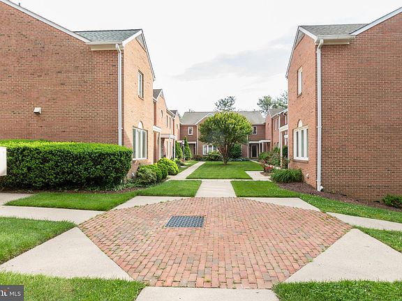 4th image of 62 Rockcrest Cir