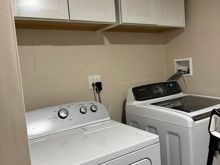 Arlene Dr — Photo 23