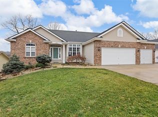 10380 Village Dr E, Foristell, MO 63348