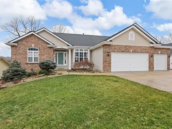 10380 Village Dr E, Foristell, MO 63348