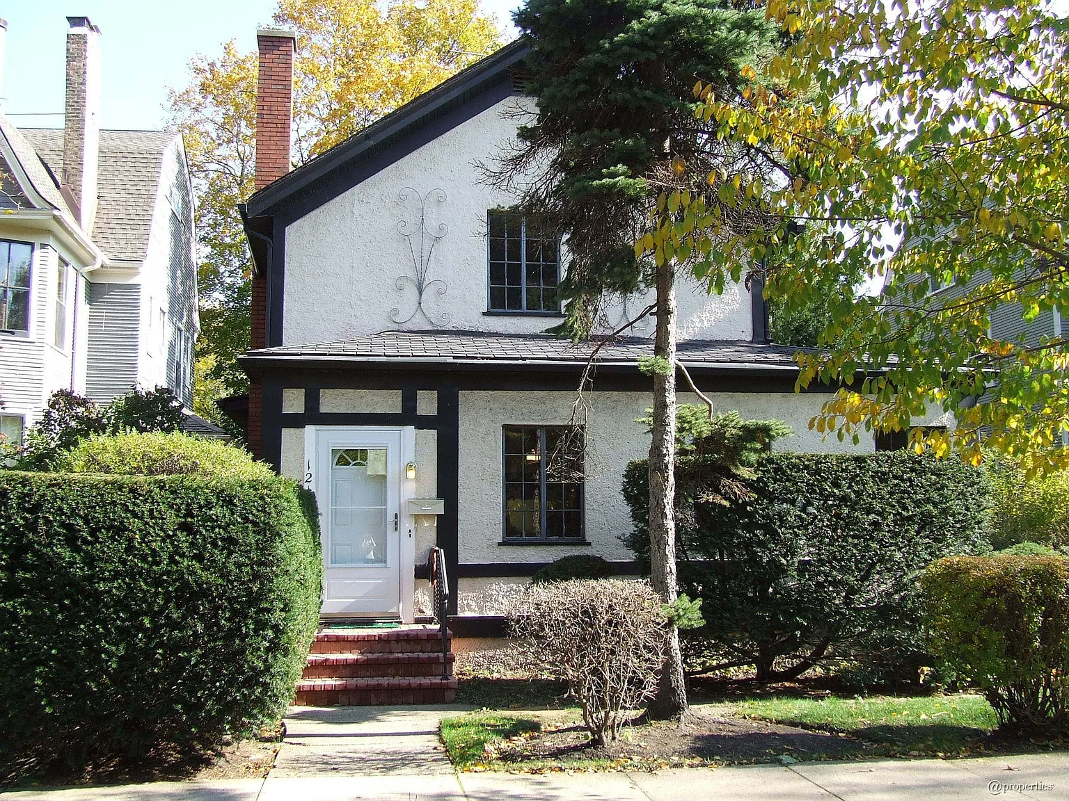1217 Hinman Ave photo 1