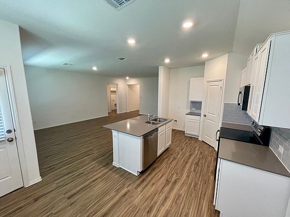 2nd image of 107 Sophora Dr