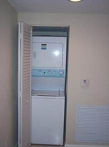 4th image of 5515 Plunkett St APT 105