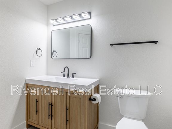5th image of 1996 Oakcrest Cir