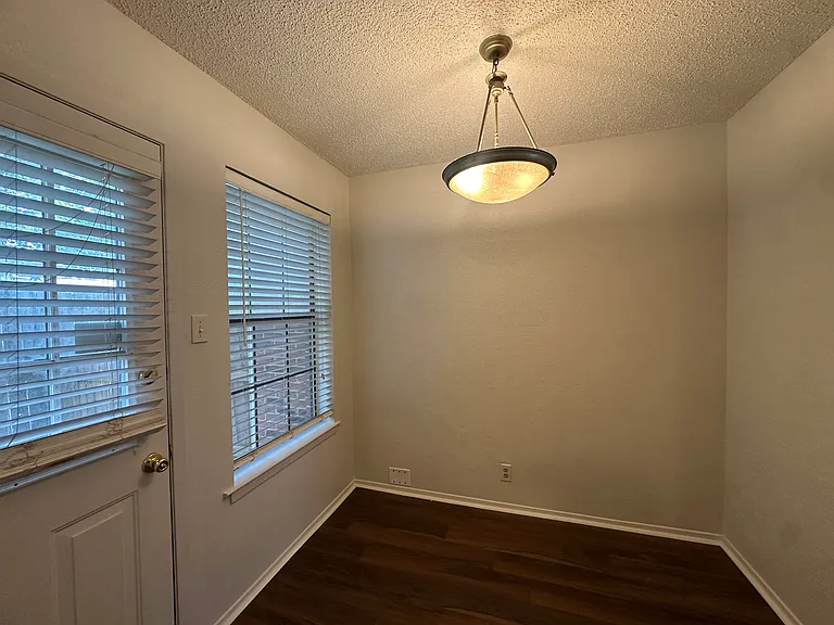 716 W Mulberry St #20 — Photo 5
