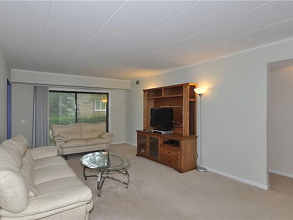 3rd image of 6330 Lincoln Ave Unit 1G
