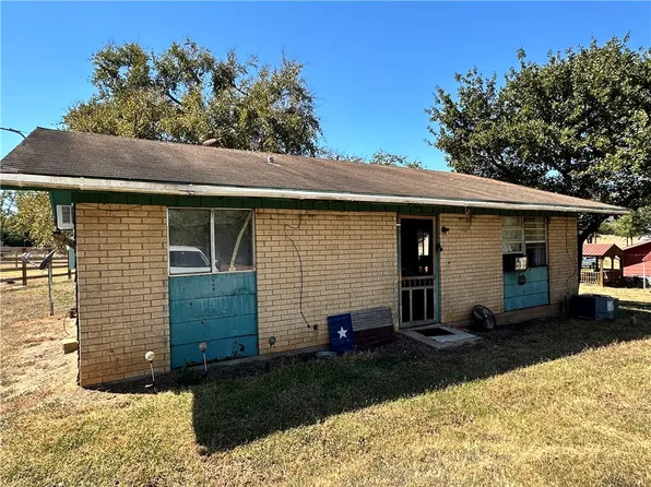 11410 Red Hill Rd, Hearne, TX 77859