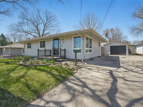 3908 82nd St, Urbandale, IA 50322