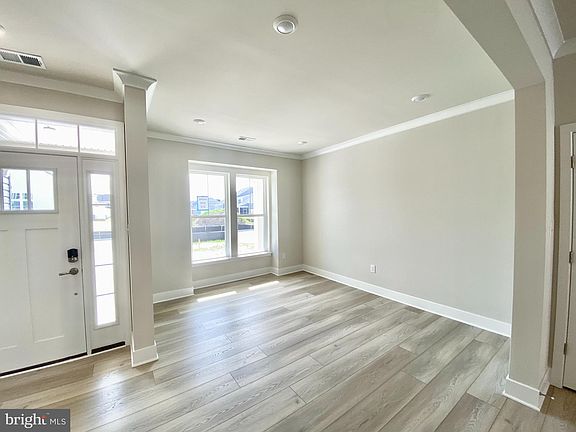 3rd image of 24780 Glendale Ln