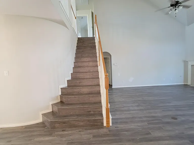 5400 Meadow Valley Dr — Photo 11