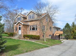 3602 Lily Pond Rd, Woodstock, IL 60098