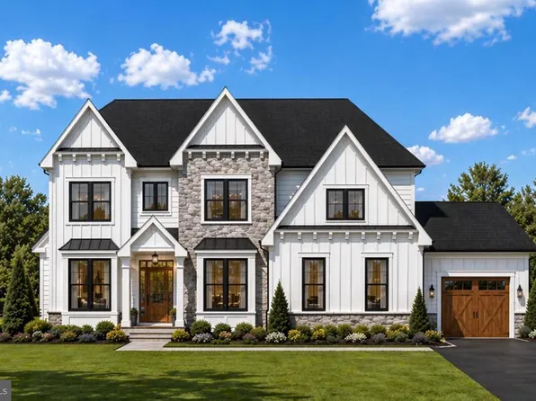 8904 Higdon Dr, Vienna, VA 22182