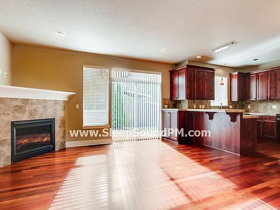 3rd image of 718 NE 65th Ct