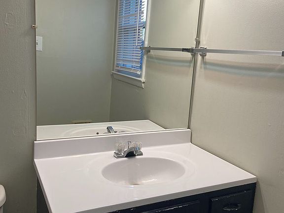5th image of 315 Ballpark Dr Unit 205