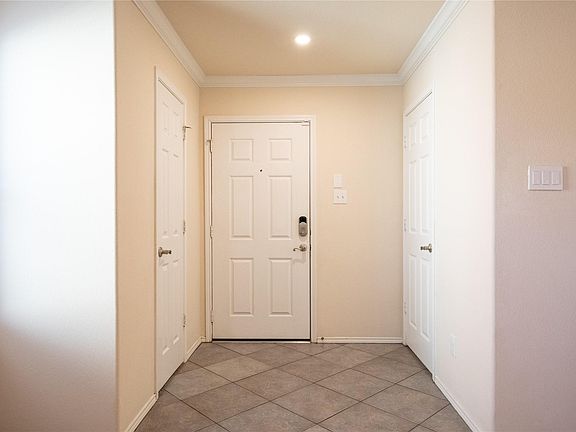 5th image of 3304 Trail Hollow Dr