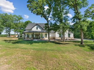 201 Grace Ct, Weatherford, TX 76088