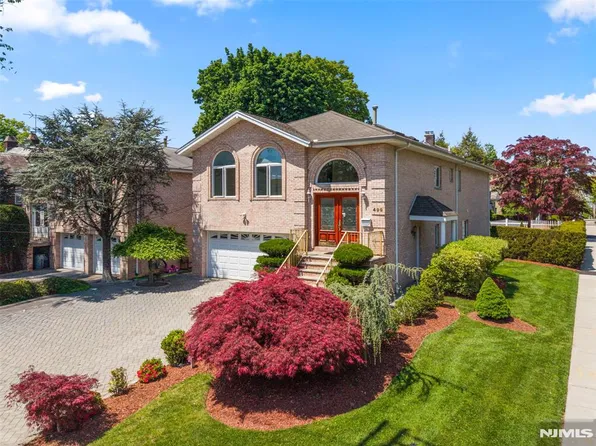 499 Morse Ave, Ridgefield, NJ 07657
