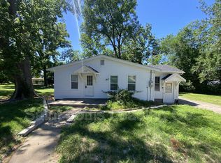 3745 Dixie Dr, Saint Ann, MO 63074