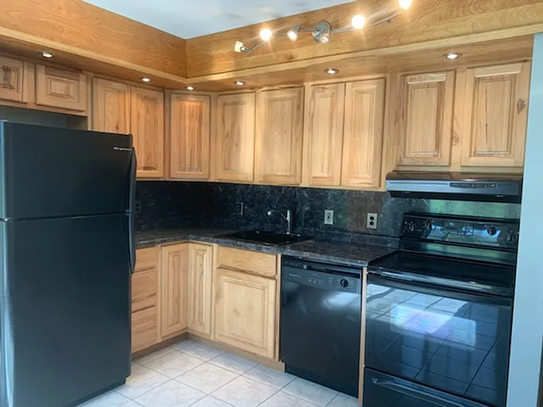 967 Stratford Ct — Photo 14