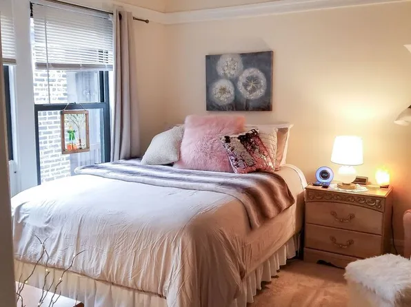 515 W Cornelia Ave #110, Chicago, IL 60657