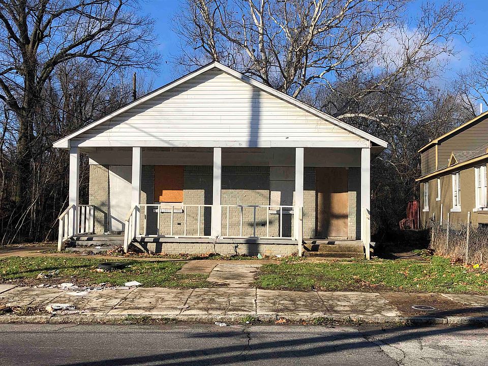 2nd image of 1305 Latham St