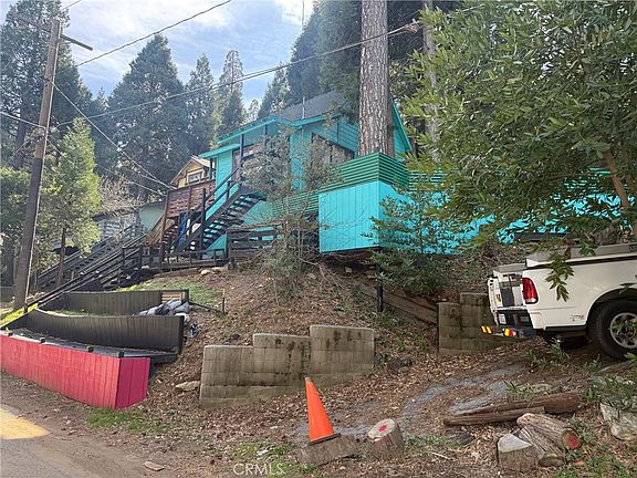 3rd image of 744 Woodland Rd