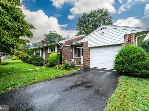 143 Kemp Rd, Pottstown, PA 19465