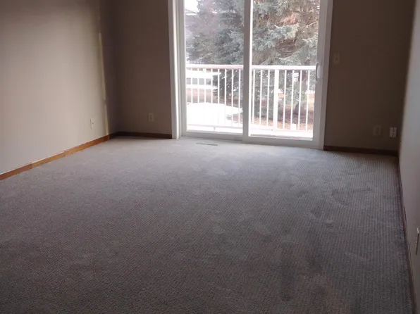 1027 Pondview Ct, Vadnais Heights, MN 55127