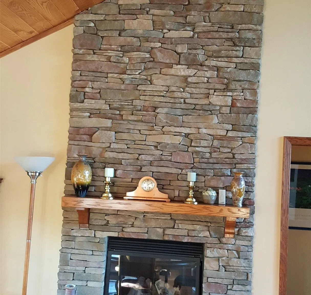 3 bed, 3.0 bath, 3410 sqft, $2,300 — Photo 2